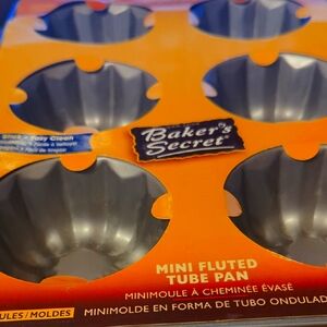 Baker's Secret Mini Fluted Tube Pan. Sale